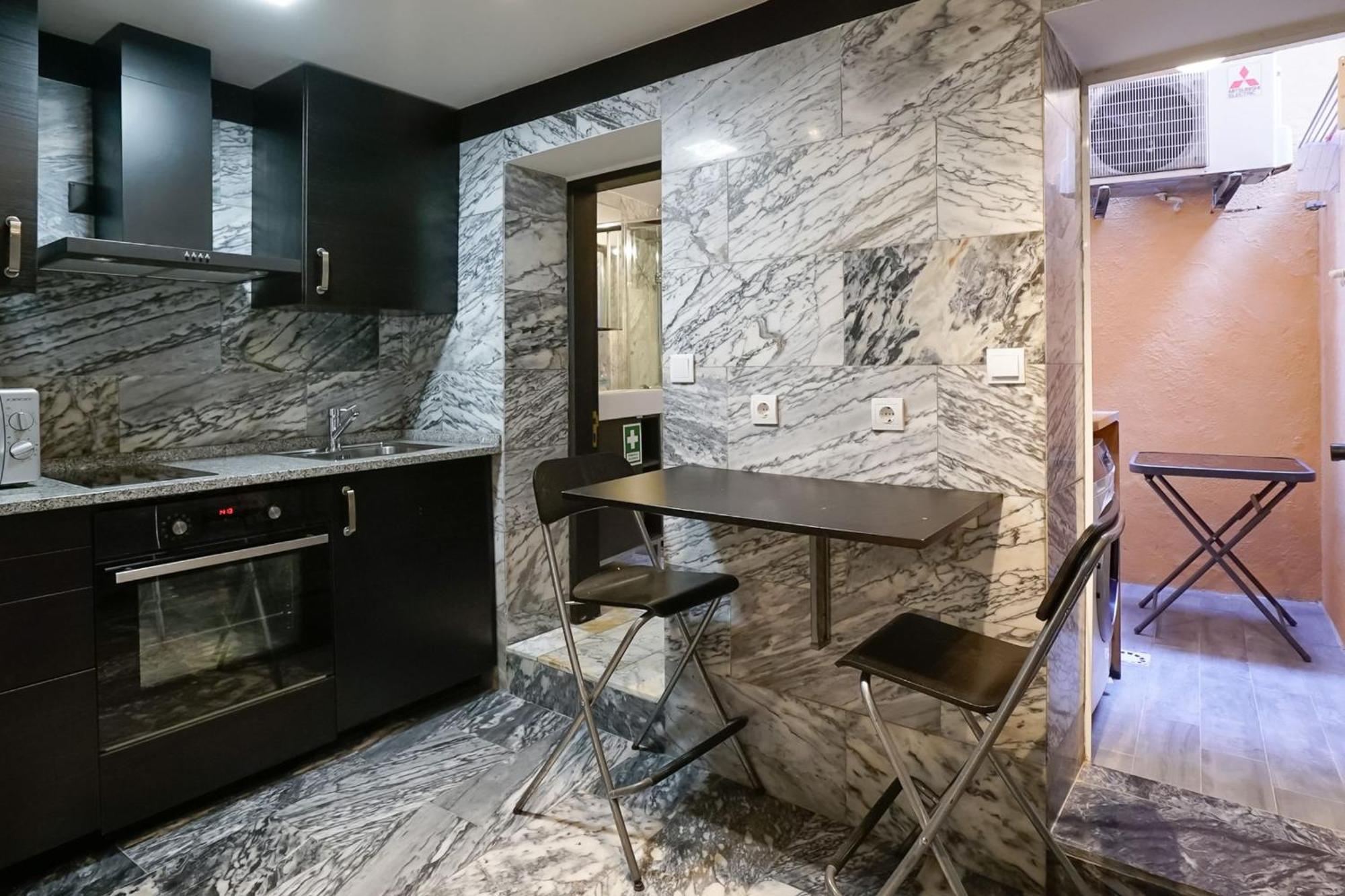 Cosmopolitan Chiado Apartment By Lovelystay リスボン エクステリア 写真